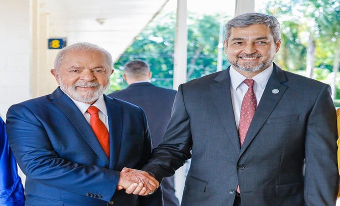 Brazilian President Luiz Inácio Lula da Silva and Paraguayan President Mario Abdo Benítez in Foz do Yguazú. Mar. 16, 2023.