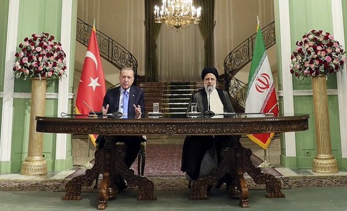President Recep Tayyip Erdoğan (left) and President Ebrahim Raisi (right) on bilateral relations talks. May. 31, 2023.