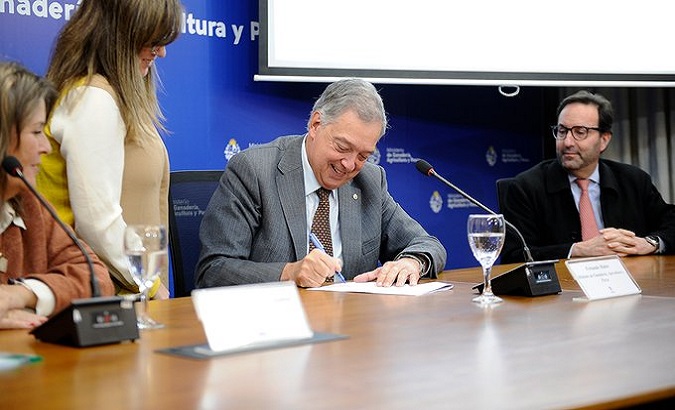 Fernando Mattos, inister of Livestock, Agriculture and Fisheries of Uruguay in the signing ceremony. Jul. 13, 2023.