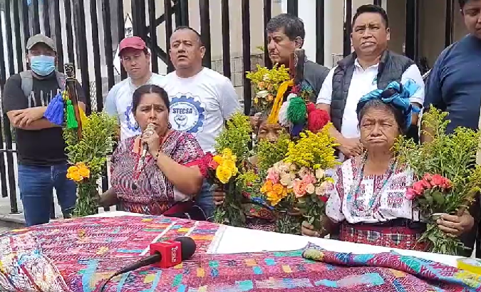 Palin Mayor Alida Vicente (L) at a press conference, Guatemala City, July 23, 2023.