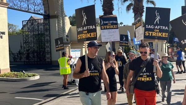 SAG-AFTRA workers on strike, L.A., U.S., Oct. 20, 2023.