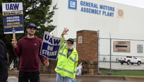 UAW workers on strike, U.S., Oct. 2023.