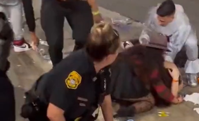 Police woman and citizens help victims, Tampa, U.S., Oct. 29, 2023