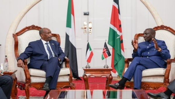 Kenyan President William Ruto meets with Sudan's army chief Abdel Fattah al-Burhan. Nov. 14, 2023. 