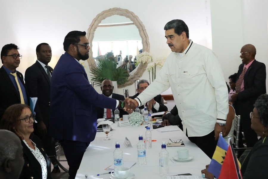 Venezuela and Guyana Will establish immediately a joint commission of the Foreign Ministers and technical persons from the two States to address matters as mutually agreed.