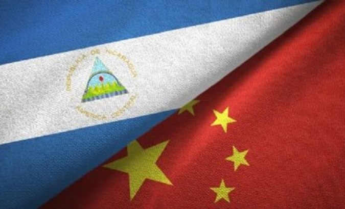 Flags of Nicaragua and China.
