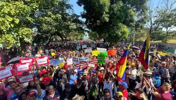Venezuelans march in support of the Bolivarian Revolution in Barinas, Jan. 23, 2024.