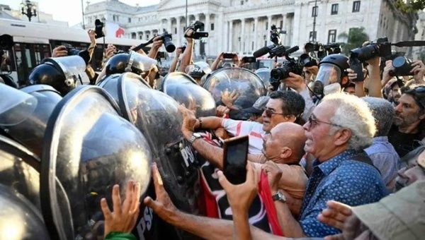 Argentines protesting against President Milei's bill, Feb. 2024.