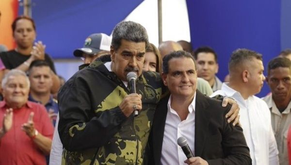 Venezuelan President Nicolas Maduro (L) & Diplomat Alex Saab (R).