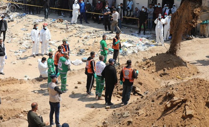Recovery of bodies buried outside Al-Shifa hospital, April 12, 2024.