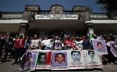 El año pasado, la Comisión de la Verdad del Gobierno reconoció que el caso Ayotzinapa fue un "crimen de Estado" ya que en él participaron autoridades de todos los niveles de Gobierno, incluyendo al Ejército, en complicidad con el crimen organizado.
