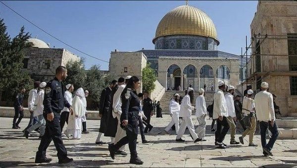 Israel settlers in the Al-Aqsa mosque during the celebration of the jew Passover, April 21 2024