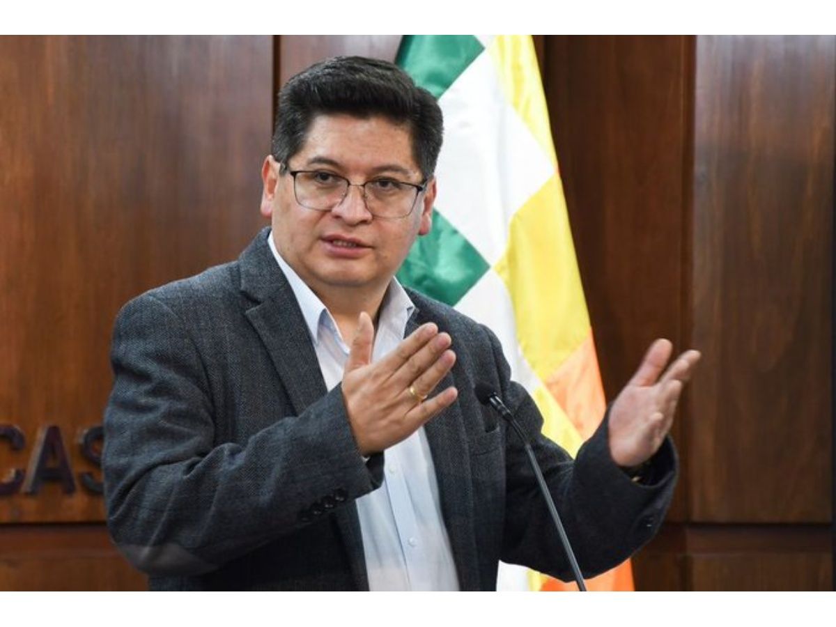 Bolivia: Minister Rules Out Economic Crisis