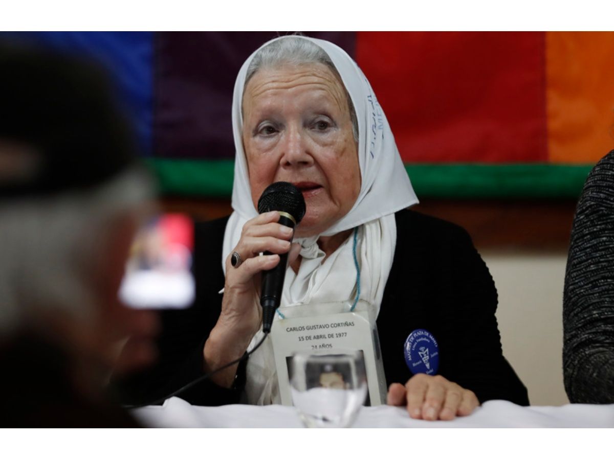 Nora Cortiñas, One of the Mothers of Plaza de Mayo, Dies at 94