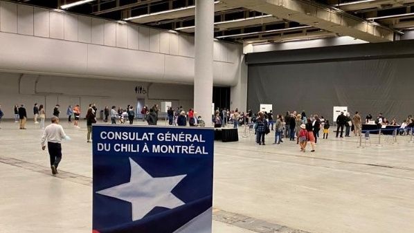 Large numbers of voters in Montreal, Canada, to vote in the Referendum